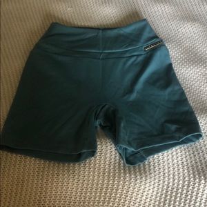 never worn whitney simmons x gymshark shorts!